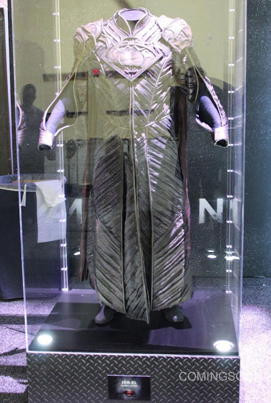 Man of Steel Suit Image 5