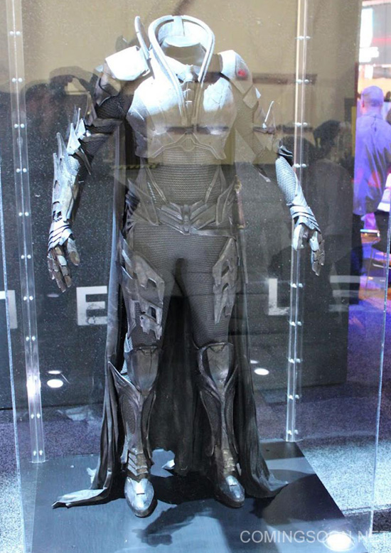 Man of Steel Suit Image 7